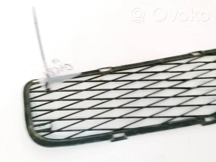 Toyota Yaris Grille inférieure de pare-chocs avant 531120D05C