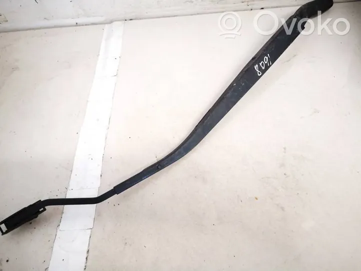 Chevrolet Captiva Front wiper blade arm 