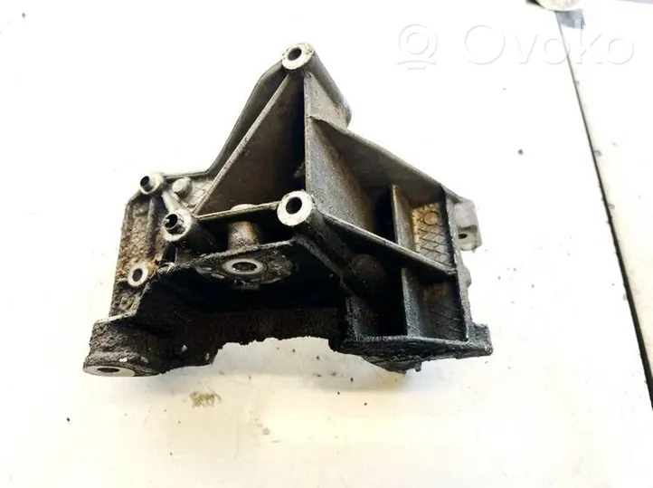 Citroen C8 Engine mounting bracket 