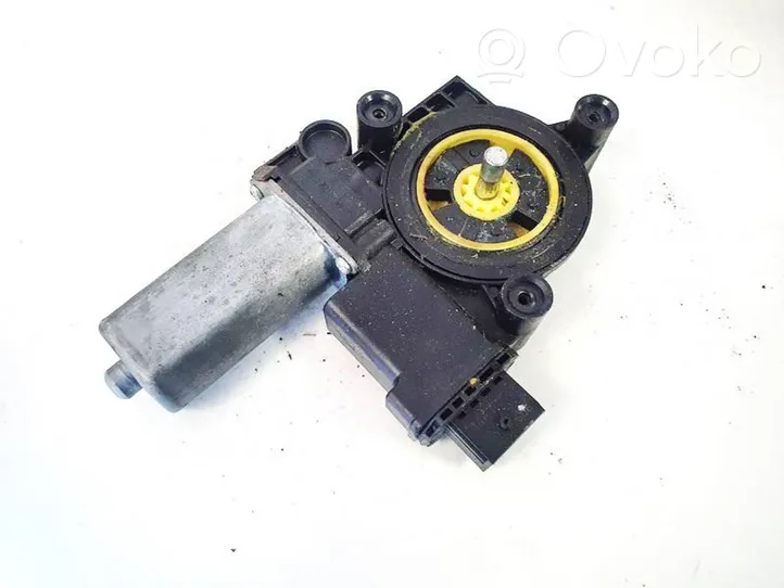 Opel Corsa D Front door window regulator motor 72005001