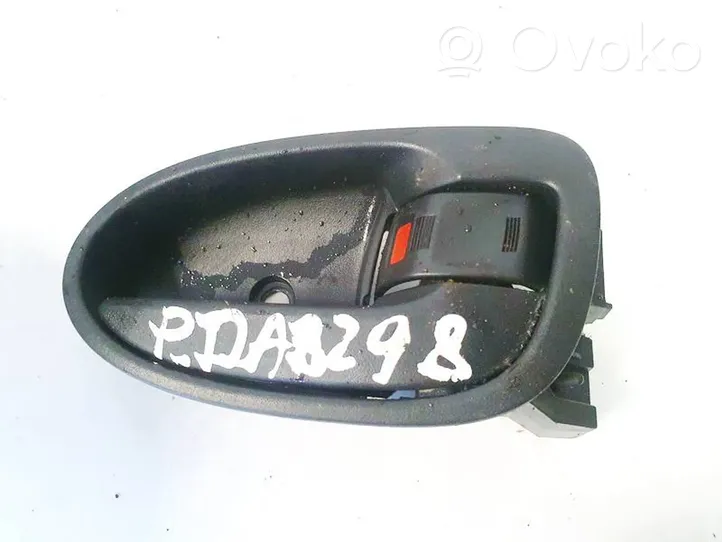 Toyota Yaris Priekinė atidarymo rankenėlė vidinė 692050d90