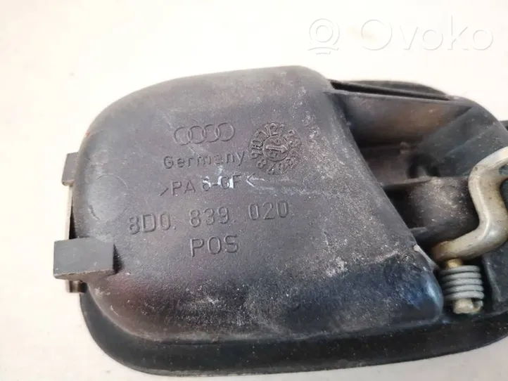 Audi A4 S4 B5 8D Klamka wewnętrzna drzwi tylnych 8D0839020