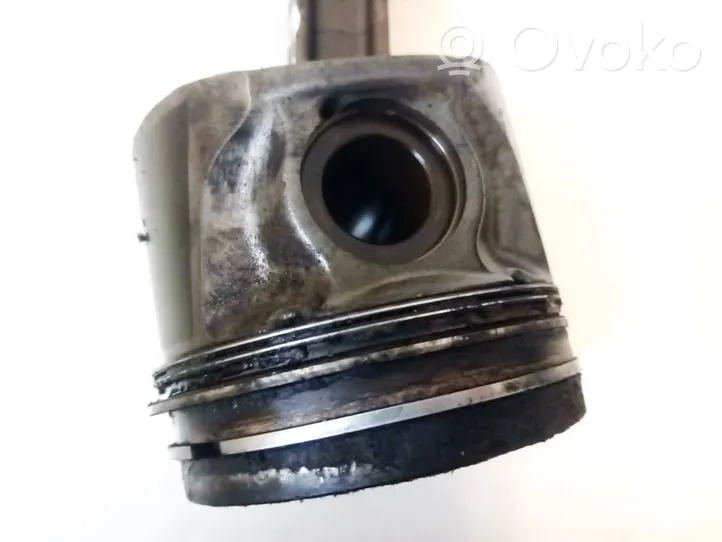 Ford Focus Piston avec bielle 