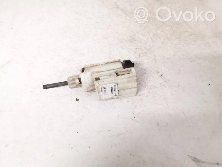 Volkswagen PASSAT B5.5 Brake pedal sensor switch 8E0927189B