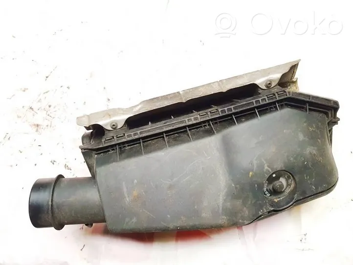 Mercedes-Benz C W203 Scatola del filtro dell’aria A0000945568