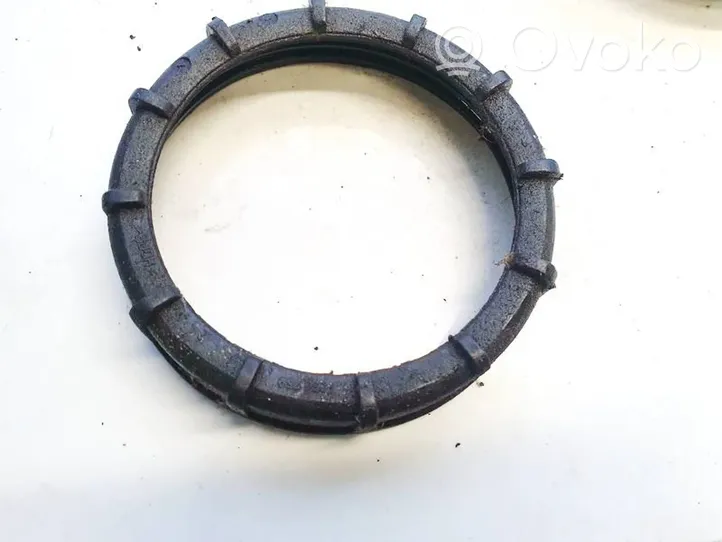 Mercedes-Benz C W203 Bague de verrouillage pour réservoir de carburant 1250759