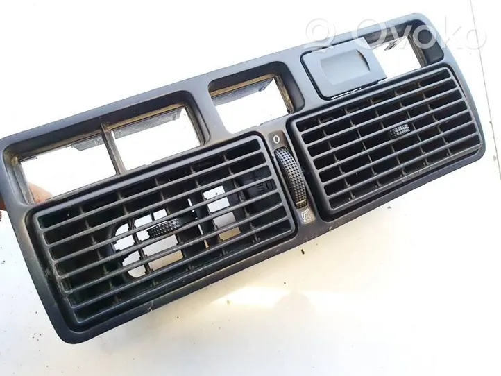 Volkswagen Golf IV Griglia di ventilazione centrale cruscotto 1j0819728c