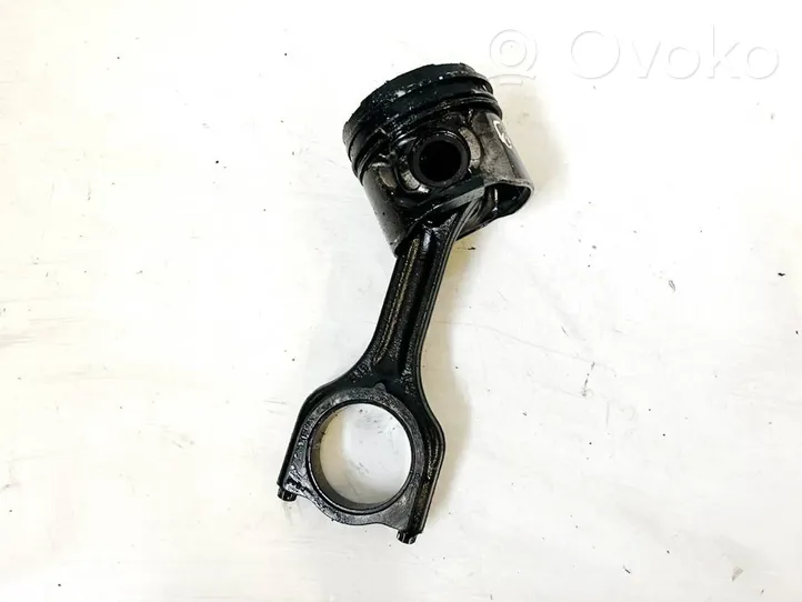 Ford Focus C-MAX Piston with connecting rod 