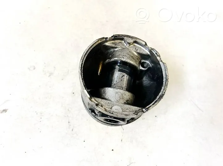 Volkswagen Golf VI Piston 