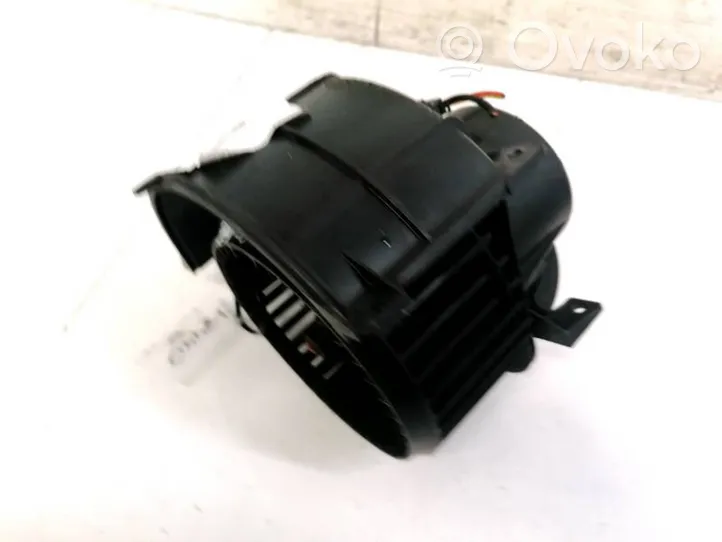 Volkswagen Touareg I Heater fan/blower 7L0820021N