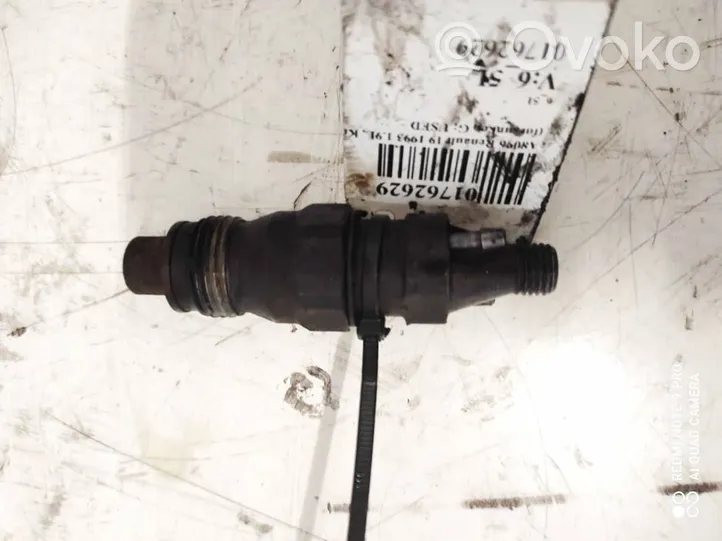 Renault 19 Fuel injector 