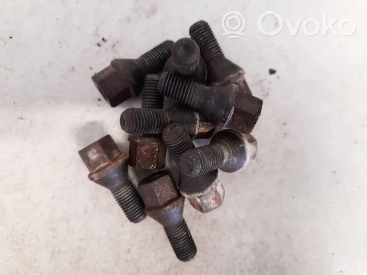 Opel Signum Nuts/bolts 