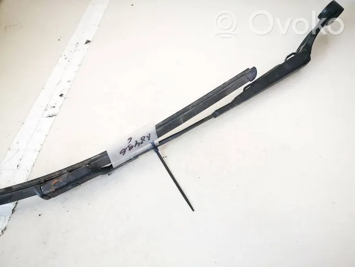 KIA Ceed Front wiper blade arm f00851f046