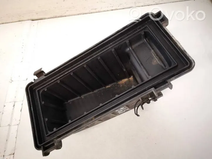 Land Rover Freelander Boîtier de filtre à air p0033