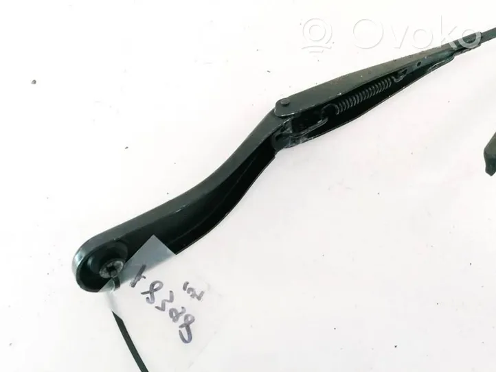 Volvo C30 Ножка стеклоочистителей лобового стекла 31253996