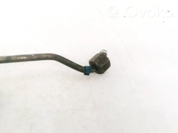 Ford Mondeo Mk III Fuel line pipe 