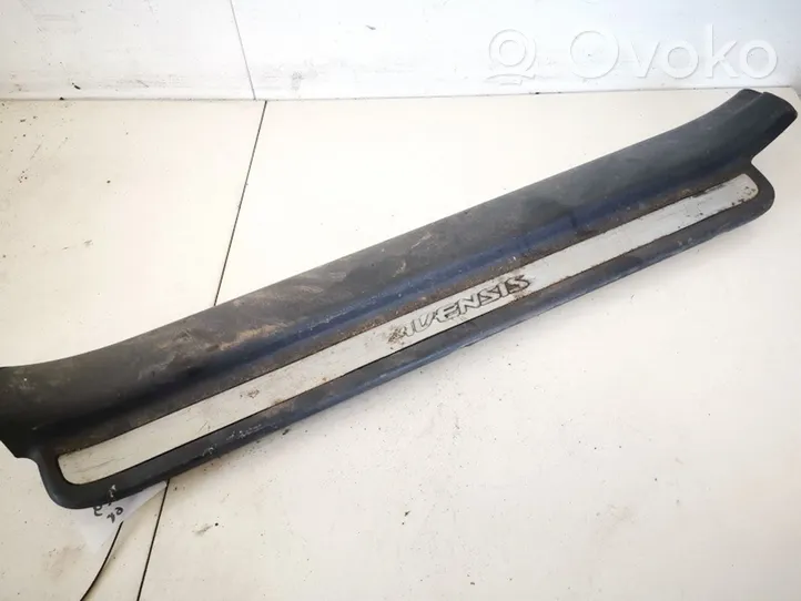 Toyota Avensis T250 Copertura del rivestimento del sottoporta anteriore 6791405040