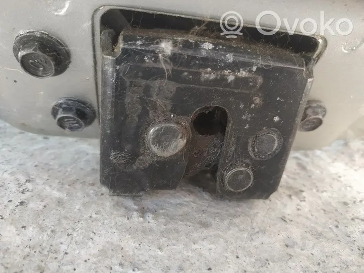 Toyota Avensis T250 Blocco/chiusura/serratura del portellone posteriore/bagagliaio 