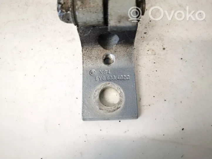 Skoda Octavia Mk2 (1Z) Zawias dolny drzwi tylnych 6y0833402c