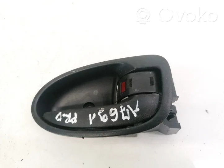 Toyota Yaris Priekinė atidarymo rankenėlė vidinė 692050D100