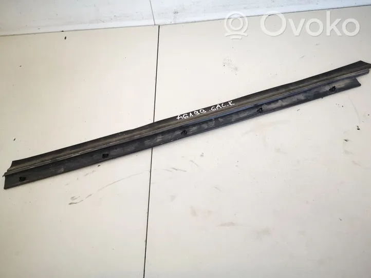 Audi 80 90 S2 B4 Rivestimento modanatura del vetro della portiera posteriore 