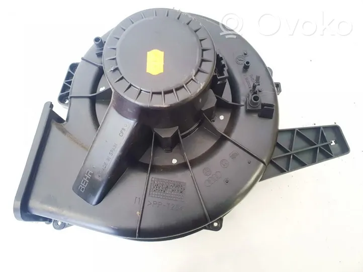 Volkswagen Polo Heater fan/blower 6q1820015c