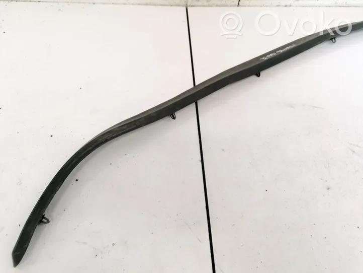 Audi A4 S4 B5 8D Rivestimento modanatura del vetro della portiera posteriore 1K6839373B