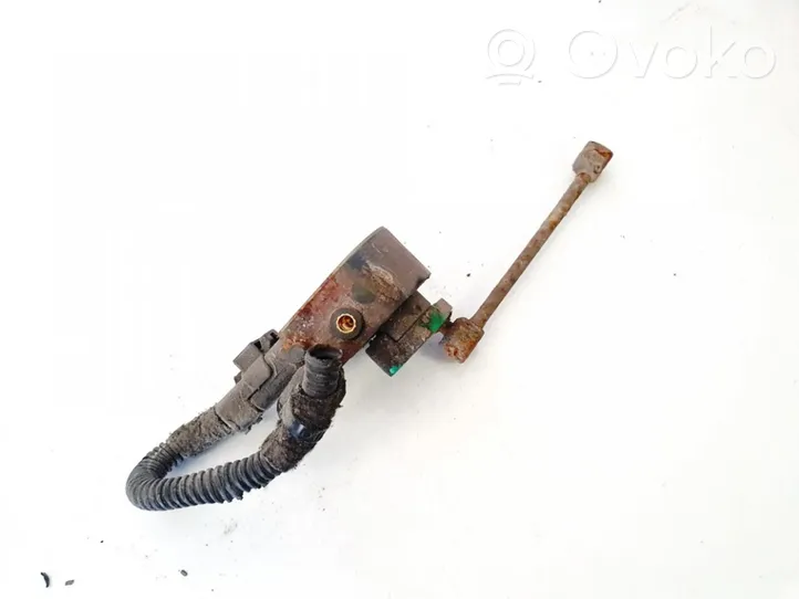 Peugeot 607 Capteur de hauteur de suspension avant 9651413680