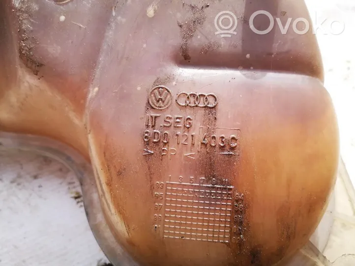 Audi A4 S4 B5 8D Jäähdytysnesteen paisuntasäiliö 8d0121403c