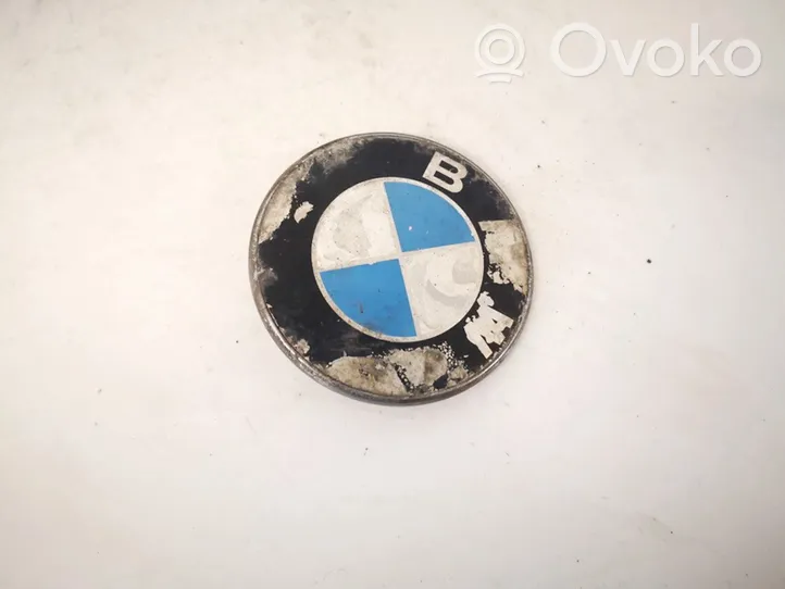 BMW 5 E39 Logotipo/insignia/emblema del fabricante 51148203864