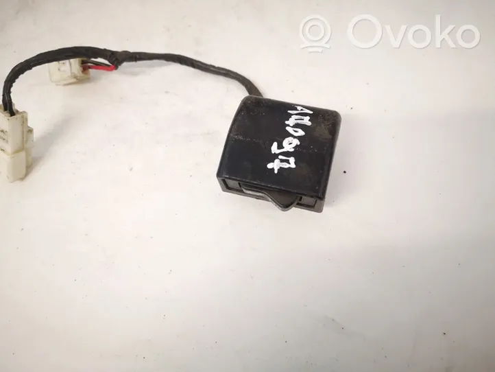 Mazda 323 Interrupteur d'ouverture de coffre 