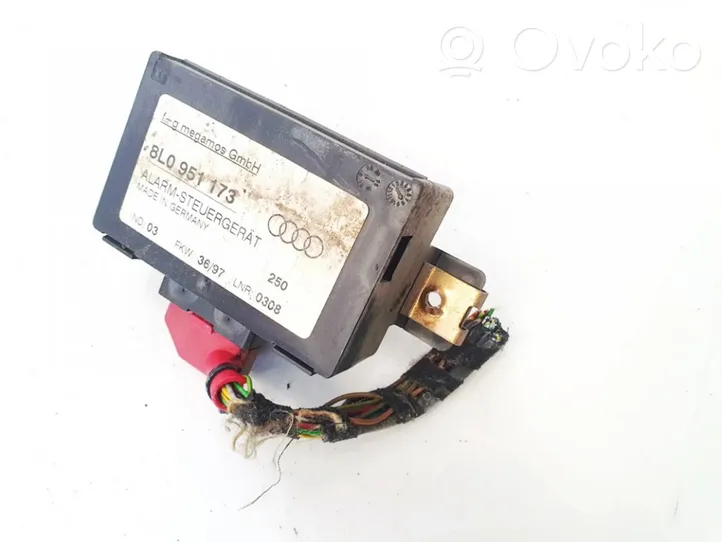 Audi A3 S3 8L Unidad de control/módulo de alarma 8l0951173