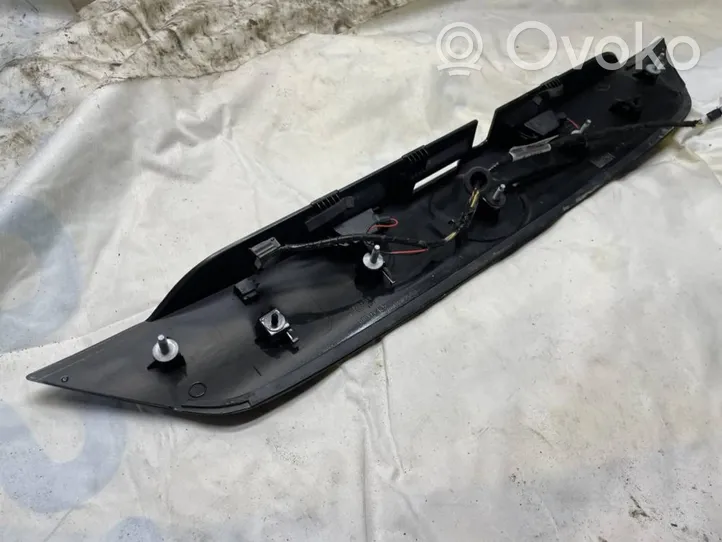 Nissan Qashqai Trunk door license plate light bar 5481u110