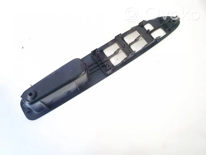 Toyota Avensis Verso Moldura del interruptor de la ventana de la puerta delantera 7423244130