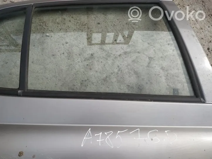 Toyota Yaris Rivestimento modanatura del vetro della portiera posteriore 