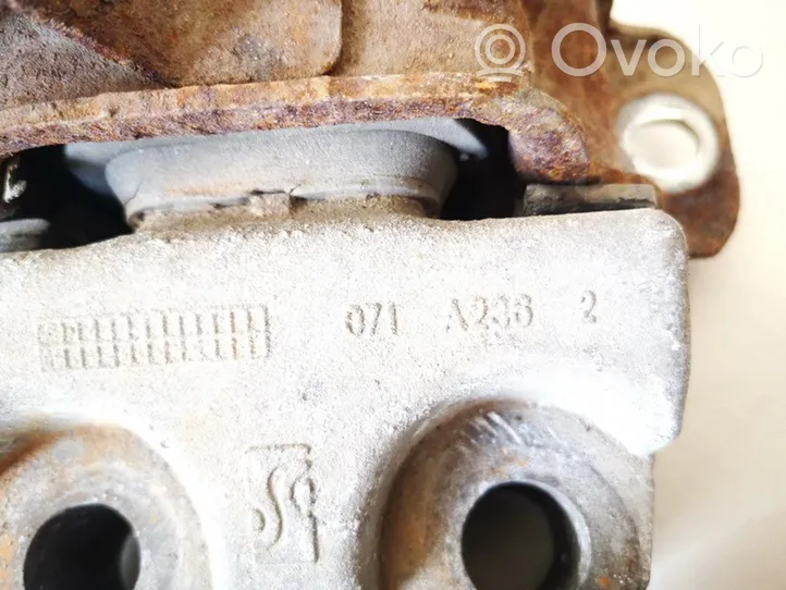 Fiat Punto (188) Supporto di montaggio del motore a236