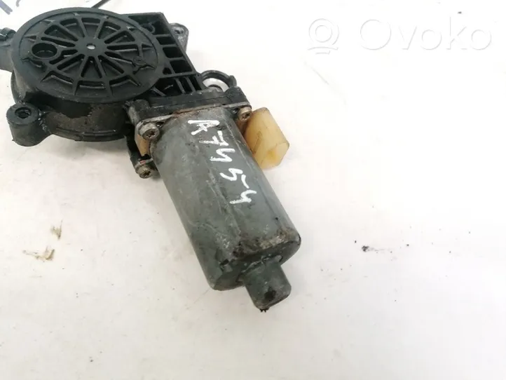 BMW 3 E46 Moteur de lève-vitre de porte avant 0130821716