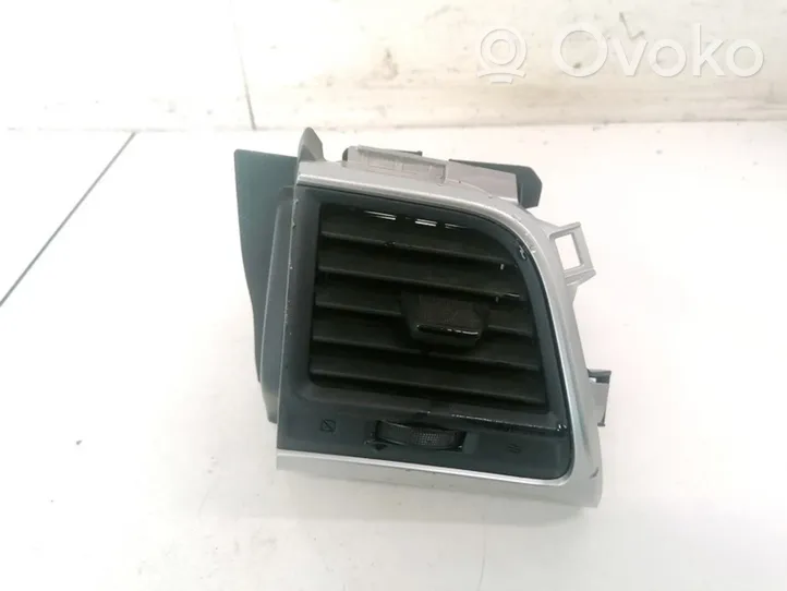Toyota Verso-S Griglia di ventilazione centrale cruscotto 5565052240