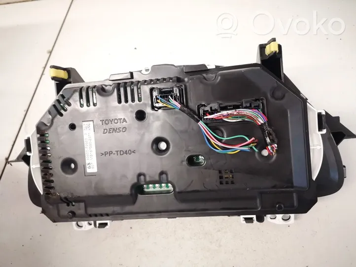 Toyota Auris E180 Tachimetro (quadro strumenti) 83800f2680