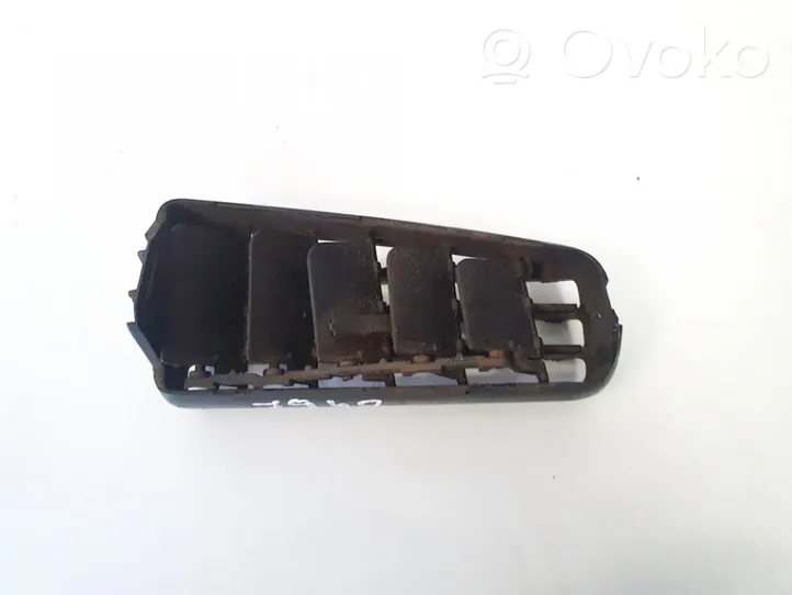 Volkswagen Golf III Dash center air vent grill 1h6819709