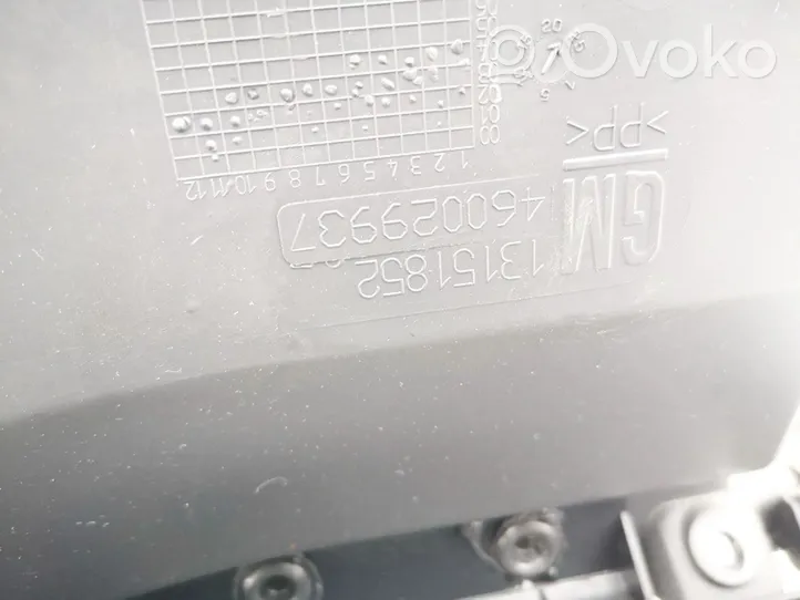 Opel Vectra C Glove box 13151852