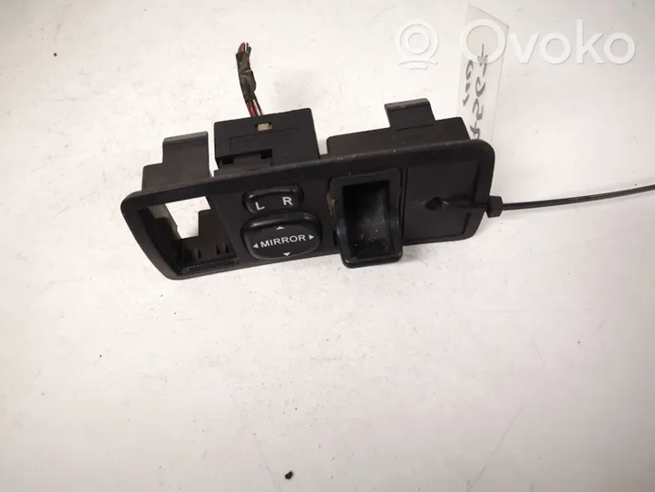 Toyota Corolla Verso E121 Wing mirror switch 183574