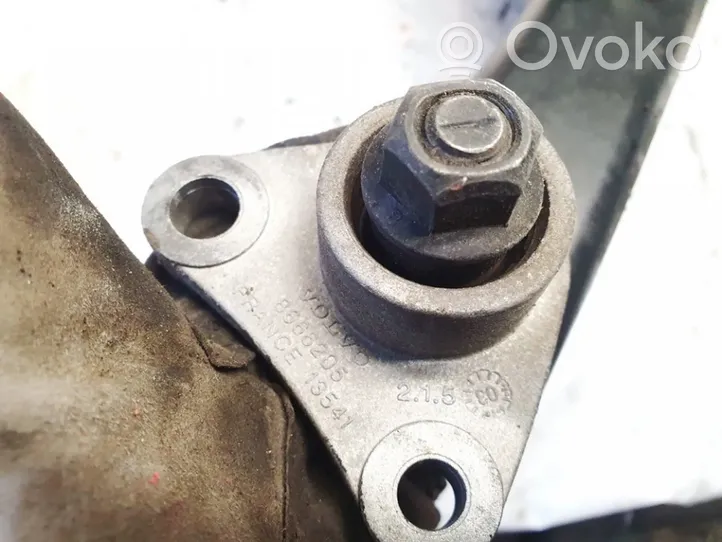 Volvo S60 Supporto di montaggio del motore 8666205