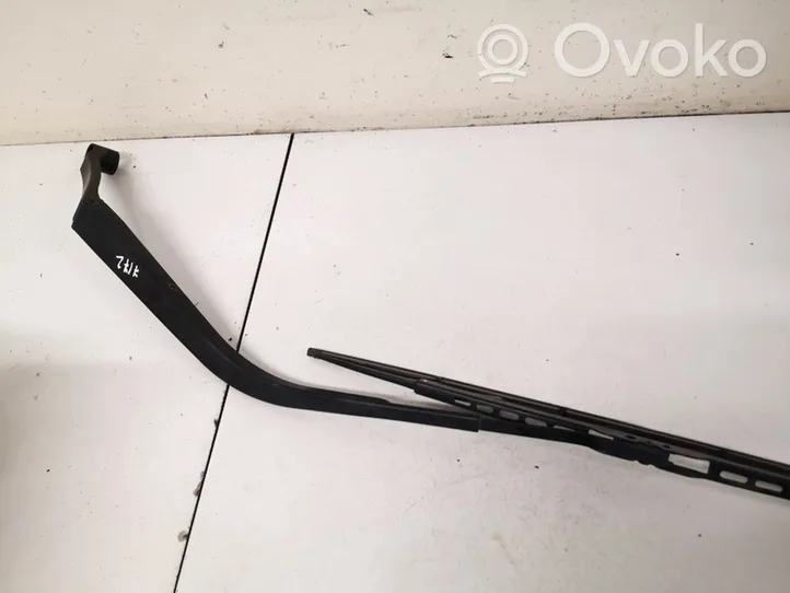 Mitsubishi Outlander Front wiper blade arm 