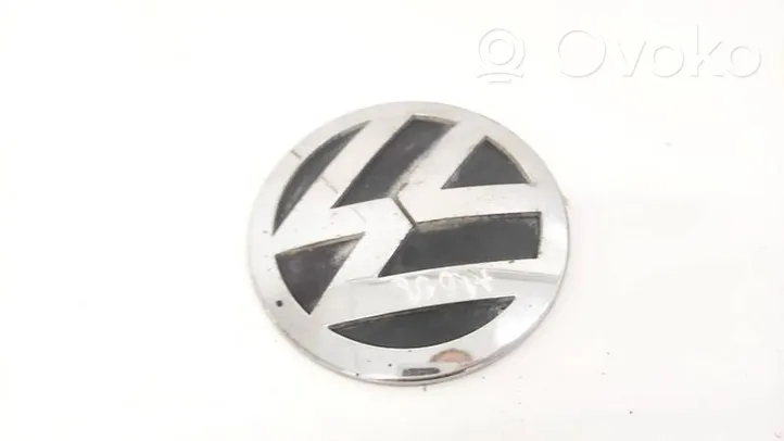 Volkswagen PASSAT B6 Mostrina con logo/emblema della casa automobilistica 3C9853630