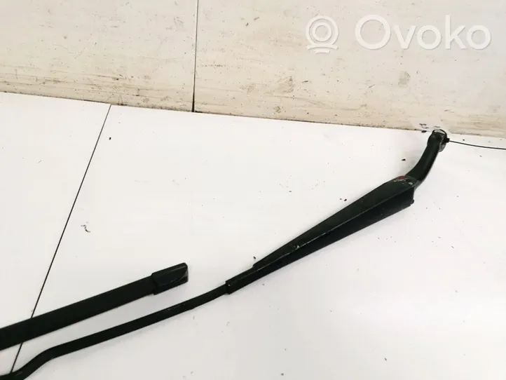 Volvo V70 Front wiper blade arm 8624246