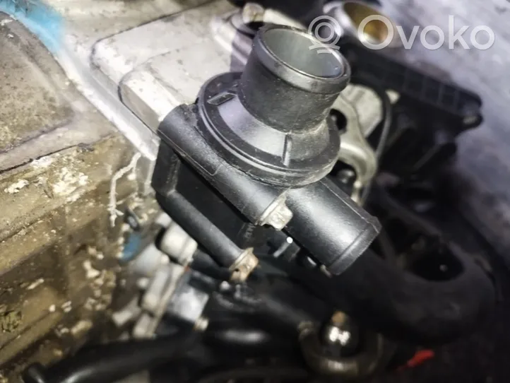 Mercedes-Benz Vaneo W414 Tuyau de liquide de refroidissement moteur 