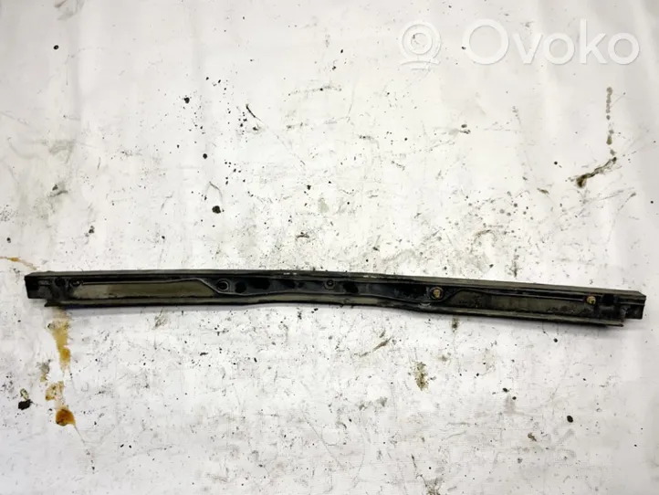 Volkswagen PASSAT B5.5 Soporte de montaje del parachoques trasero 3b9807863