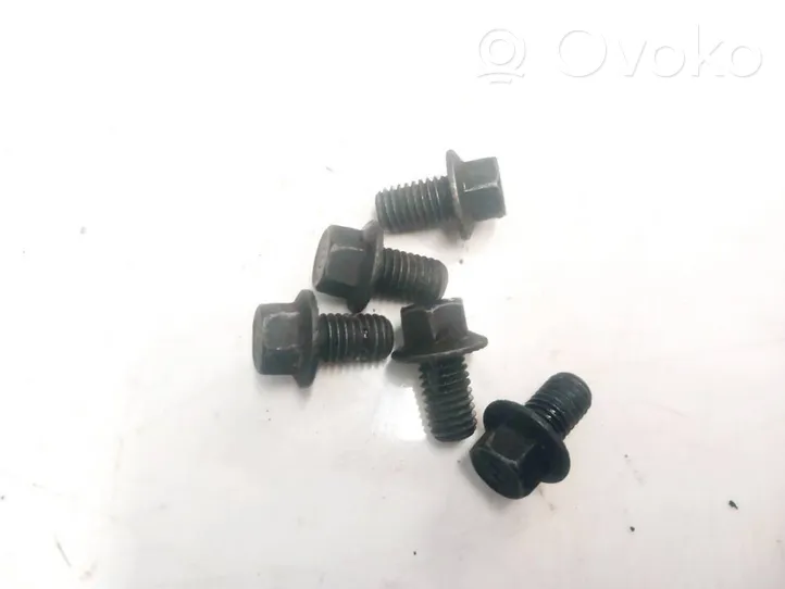 Volvo V60 Nuts/bolts 