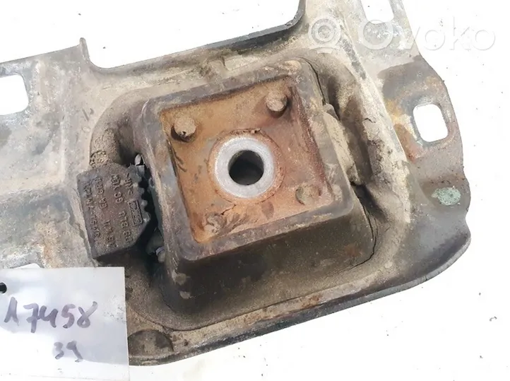 Ford Focus Wspornik / Mocowanie silnika 3m517m121